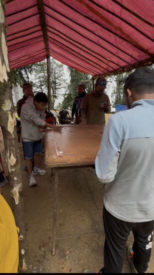 Kurzweiliges Flipspiel der Locals - sah und hörte sich spaßig an �