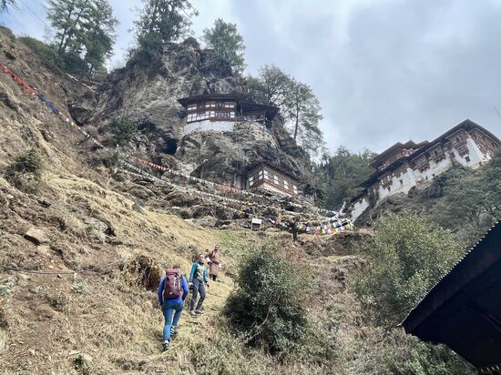 Aber wir müssen noch ein Stück steil bergan..