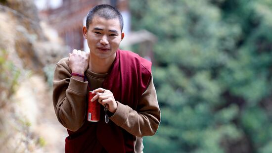 Freundliche Mönche begegnen uns, wir dürfen sie auch gern fotografieren