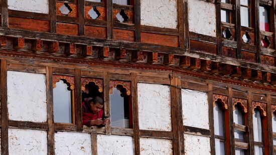 Kuckuck!!!! Auch Mönche daddeln..