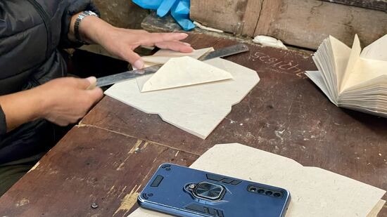 Die werden u.a. Im Nebenraum verkauft