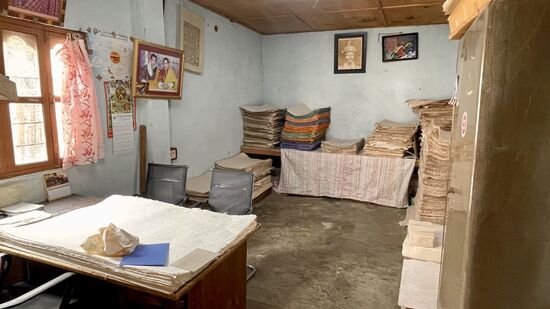 Büro und Lager (alles wird abgelichtet  )