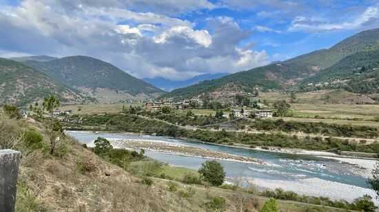 Auf zur Hängebrücke—eigentlich schon um 17 Uhr geschlossen, aber wir dürfen noch drauf!