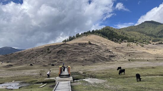Wir nähern uns einem kleinen Dorf, wo wir eine Kleinigkeit essen werden