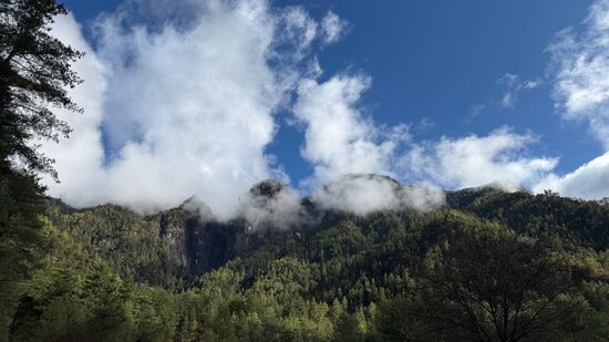 …läßt man mal den Blick über die wunderschöne Landschaft schweifen