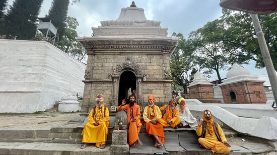 Unser letztes Ziel ist der Pashupatinath-Tempel mit dem Fluss „Bagmati“