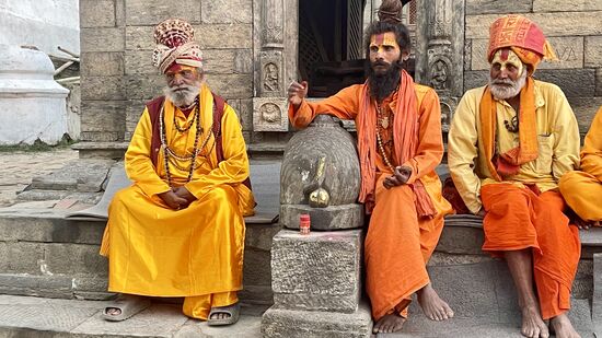 Heilige Männer die hier sitzen und sich für einen Obulus gerne ablichten lassen