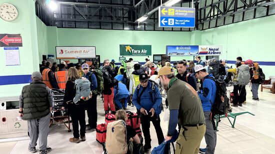 Es ist 505 Uhr: Hunderte von Trekkern starten von hier täglich in die Berge