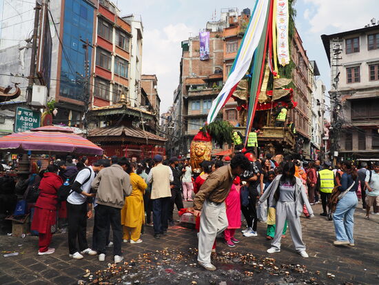 Hier findet heute eine Prozession statt—