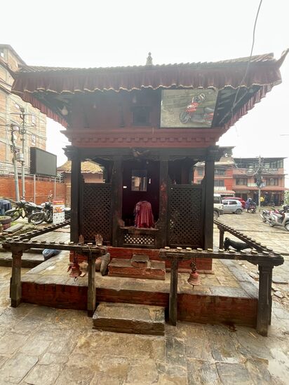 …und natürlich wieder ein kleiner Tempel…der Tokha Bhagawati Tempel in Tokha