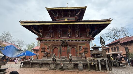 Wowww!!! Ich bin geflasht als wir unser Ziel erreichen—Den Changu Narayan-Tempel !