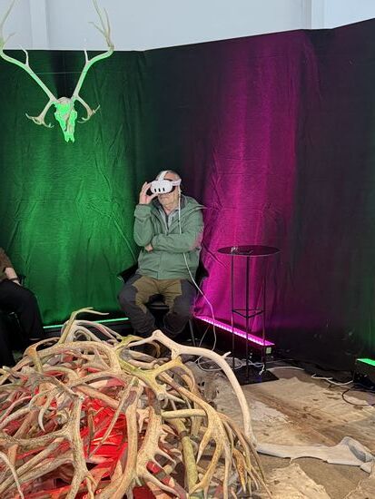 Mit virtuellen Brillen verfolgen wir das Leben einer Inuit-Familie