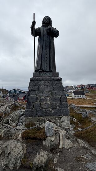 Hans Egede war ein dänisch-norwegischer Pastor , der im Jahr 1721 nach Grönland reiste und die Stadt Nuuk gründete