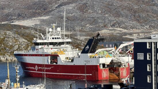 Eines der größten kanadischen Fischereifahrzeuge--mit modernem Heckfänger für den arktischen Fischfang