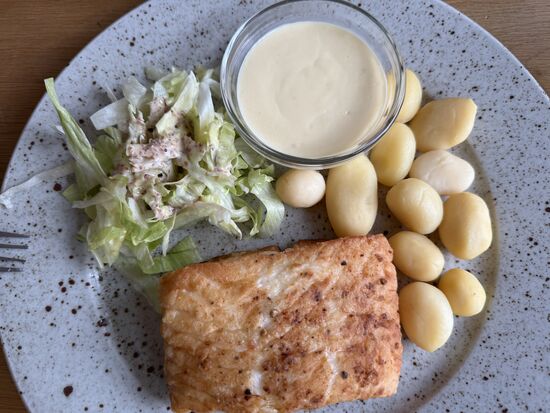 Ich hatte Heilbutt und Thomas ein Steak--beides war hervorragend!!