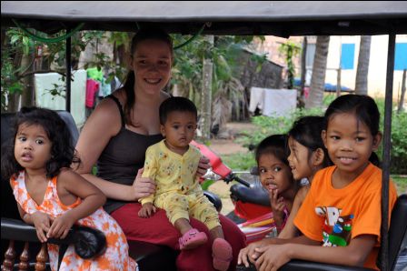 Thalia mit den süßen Kindern, die kleine May blieb sogar auf ihrem Schoß sitzen