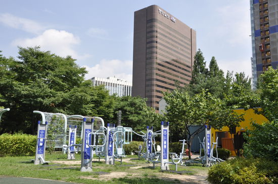 ...und ein Fitness-Center unter freiem Himmel.