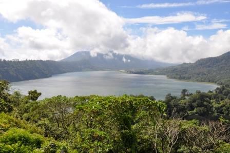 Danau Bayan