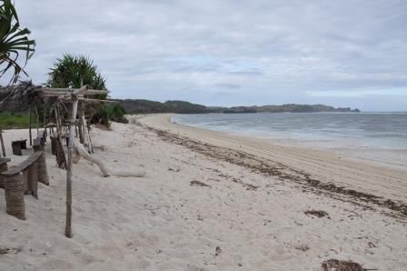 Das ist der Zweitschönste Strand--obwohl ich den vor unserer "Haustür" immer noch am schönsten finde.
Hier sind die Sandkörner übrigens alle normal--nicht so kugelrund