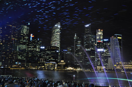 Kann man auf dem Bild nicht richtig erkennen, aber das sind tausende von Seifenblasen