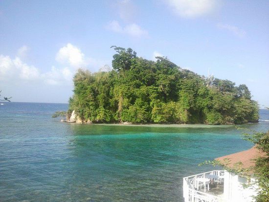 Ich glaube hierhin ist Brooke Shields mit dem blonden Jungen geschwommen