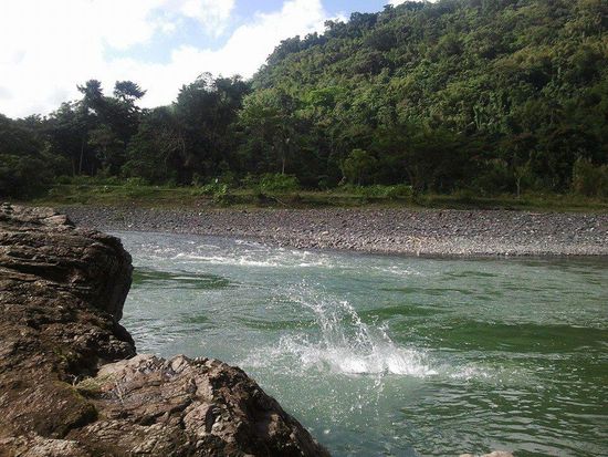Hier springt Giovanni vom Fels ins Wasser...Kamera war leider zu träge...