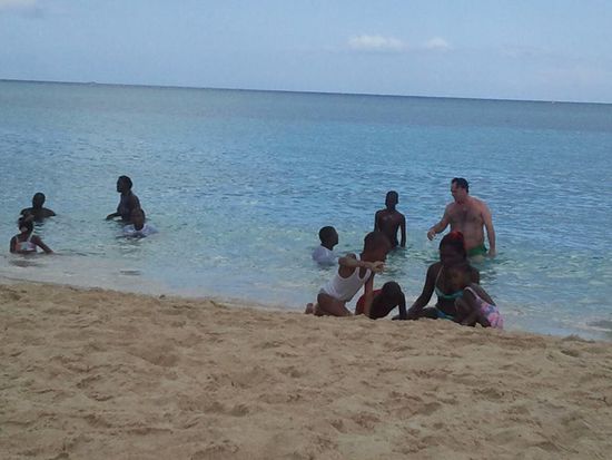 Helle Haut fällt hier auf