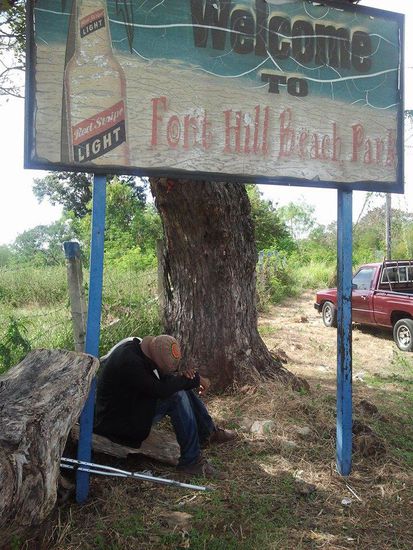 Der guckt erst neugierig, schnorrt ne Zigarette und pennt dann einfach da ein.