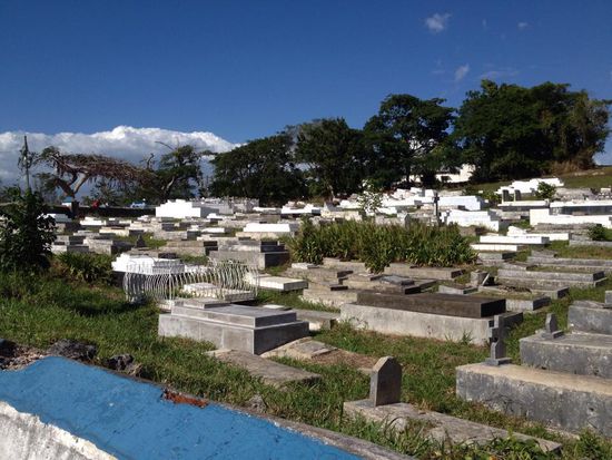 Aber es gibt natürlich auch richtige Friedhöfe.
Dieser ist schön gelegen