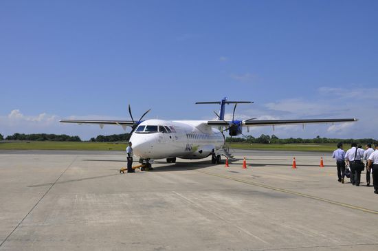 Hier spaziert man ganz gemütlich übers Rollfeld