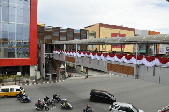 Der Straßenübergang bei der mall