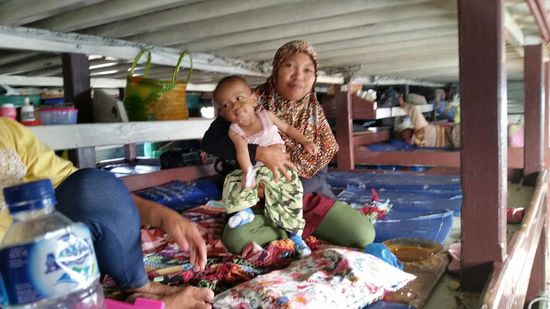 Die Familien machen es sich hier gemütlich