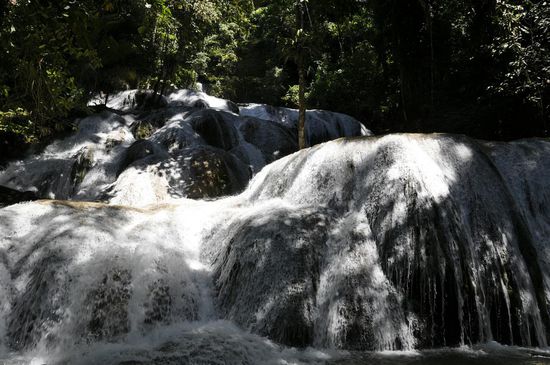 Der Wasserfall hat 12 Ebenen