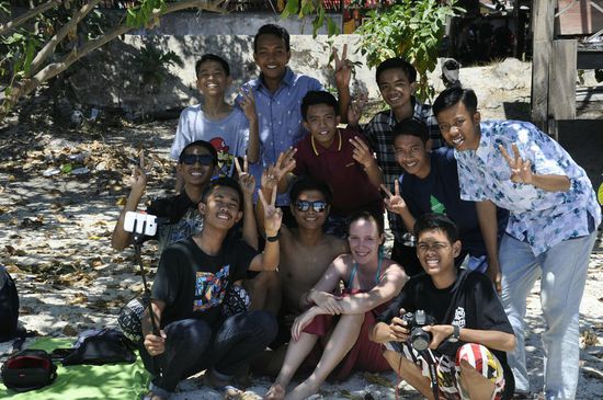 Thalia und ihre Fangemeinde...man achte auf den Jungen mit dem Stativ fürs Handy