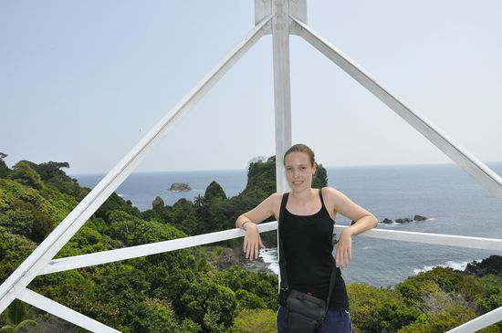 Das ist der neue Leuchtturm, dieJungs müssen natürlich wieder rauf und Thalia auch