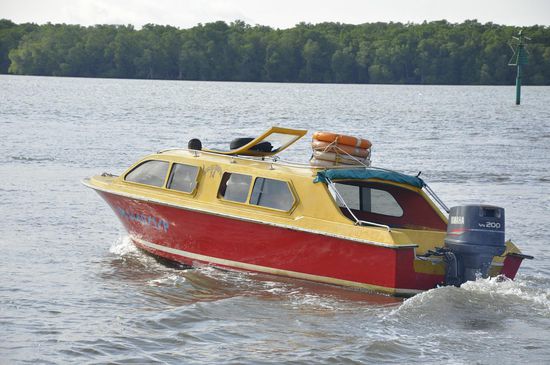 Das ist so ein Speedboot