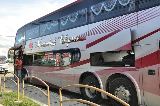 Das ist der Doppeldecker-Bus. Sieht sehr gut aus
