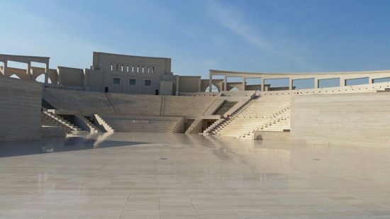 Dreck oder Flecken sind hier. Ständig laufen Leute rum und feudeln und putzen