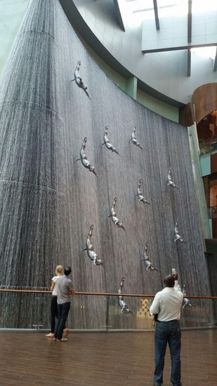 Der Wasserfall in der Dubai-Mall