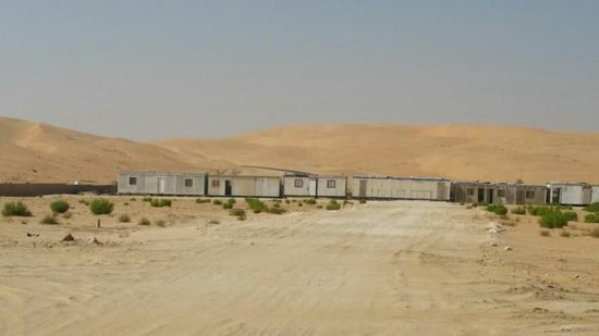 Hier wohnen die Arbeiter, denn ueberall in der Wueste wird gebaut und gearbeitet