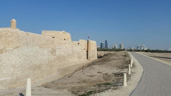 Dann lassen wir uns zum Fort Bahrain fahren. Da ganz Bahrain nicht sehr gross ist, schafft man alles in relativ kurzer Zeit.