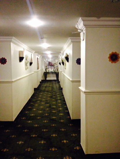 Der Flur zu unserem Zimmer