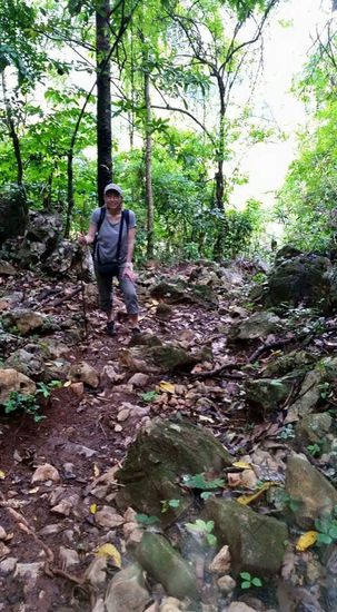 Hier muss jeder Schritt sicher und aufmerksam gesetzt werden, denn der Untergrund ist sehr rutschig....