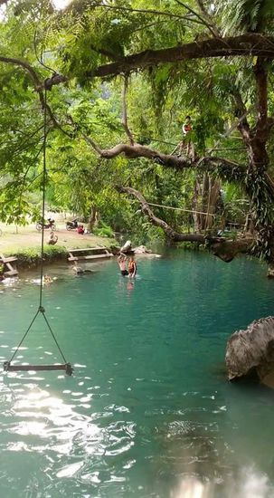 Die blaue Lagune erwies sich als ein Touristenmagnet- wie ein Funpark... Die Lagune ist leider auch recht zugemuellt. Die Freude auf ein erfrischendes Bad dahin  eine Alternative musste her...