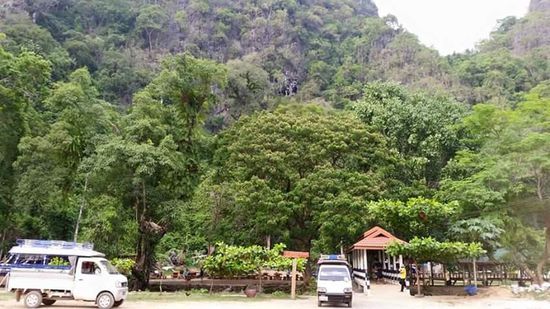 Da gaaanz oben ist eine Höhle...da wollen wir rauf!
