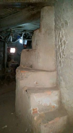 Im Innern gab es eine äußere und eine innere Hülle zu erkunden. Immer über schmale ungesicherte Steintreppen