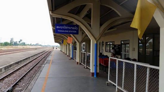 Thanalang Station, noch Laos...