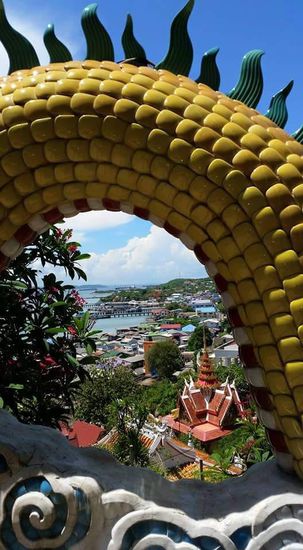 Und immer wieder schöne Aussichten auf den Ort....