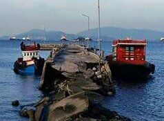 Wieder unten entdecken wir noch das eine oder andere Fotomotiv. Dies ist der Blick von unserem Boot