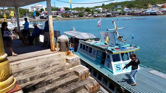 Mit dieser kleinen "Fähre" geht es zurück nach SriRacha